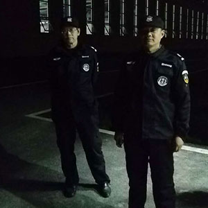 夜班執(zhí)勤中