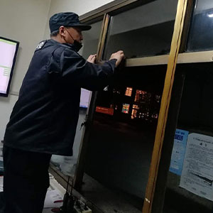 利用晚班時(shí)間為崗點(diǎn)清...